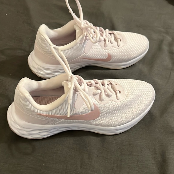 Nike athletic shoes! Brand new! - Picture 1 of 6